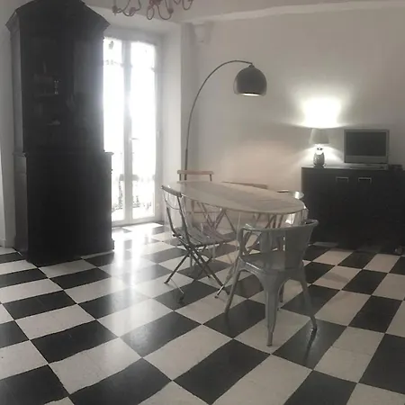 Appartement Maison Julien 3 *