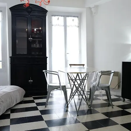 Maison Julien 3 *
