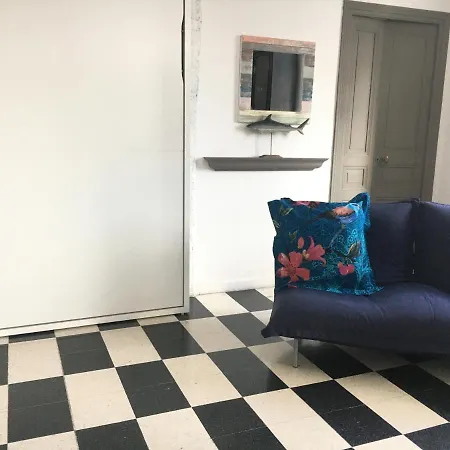 Maison Julien 3 مينتون