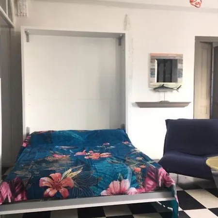 Maison Julien 3 *