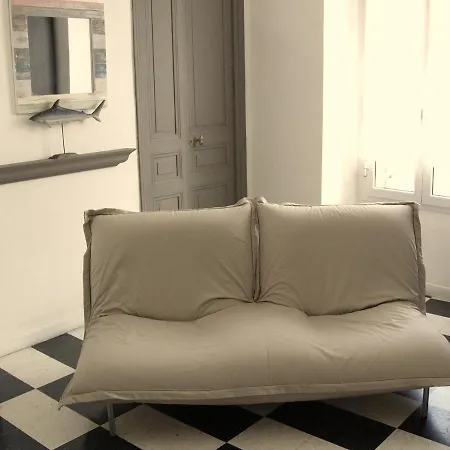 Maison Julien 3 *
