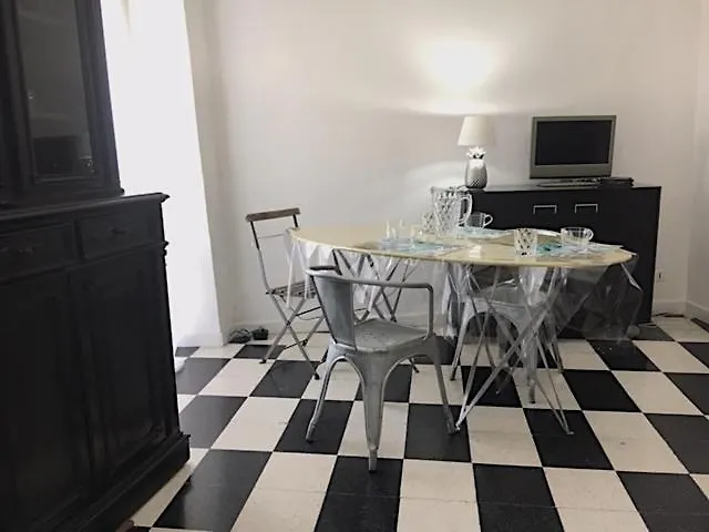 Maison Julien 3 Апартаменти